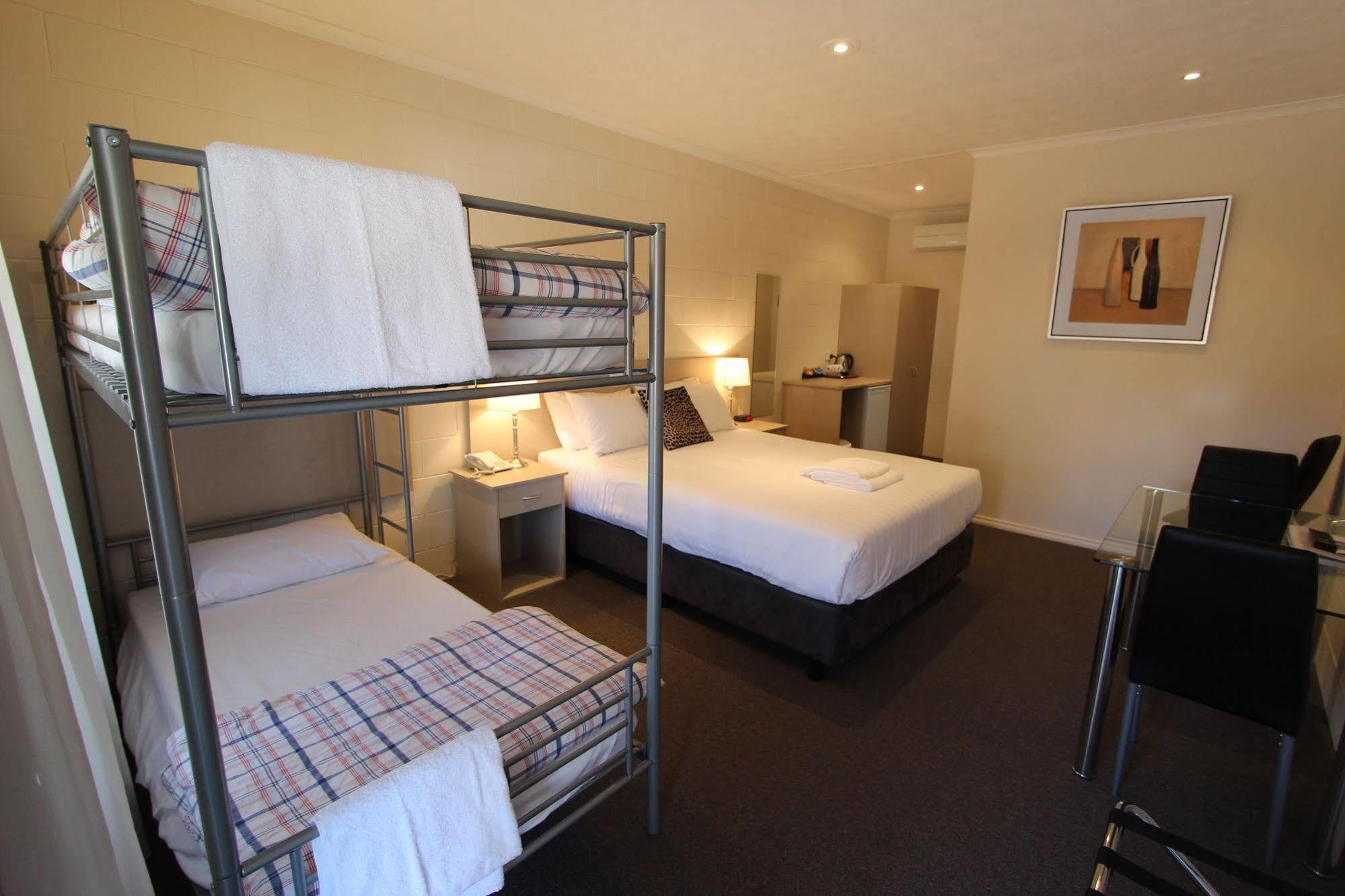 Mildura Riverview Motel Gol Gol Екстериор снимка